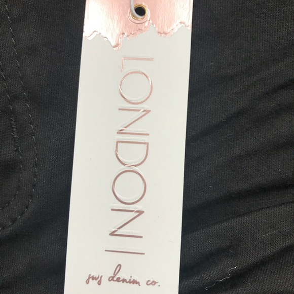 Black low rise jean short - Picture 2 of 5